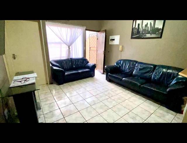 3 BEDROOM TOWNHOUSE FOR SALE IN FLORIDA